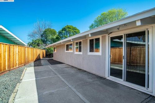 1414 Toyon Dr, Concord CA 94520-2911 exterior