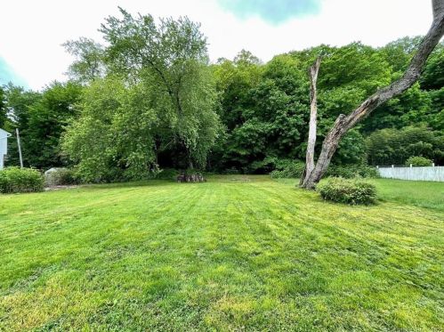 127 Park Ave, Derby CT 06418-1637 exterior