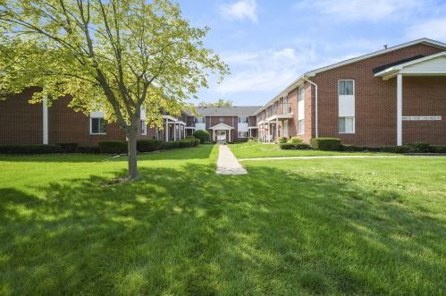 6143 Howard Ave, Milwaukee WI  53220-1932 exterior