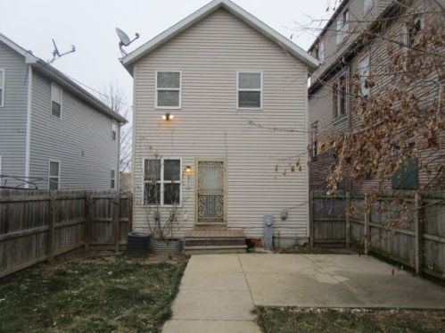 2555 33, Milwaukee WI 53215-2806 exterior