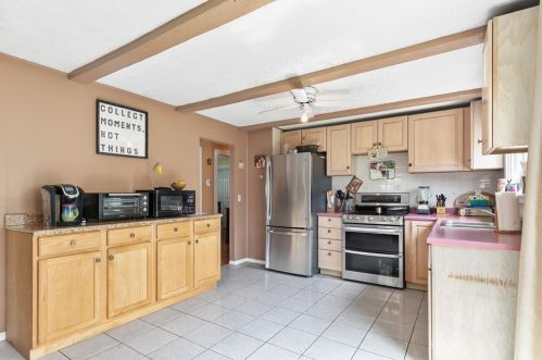 172 Shr St, Taunton MA 02780-2941 exterior