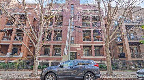 675 Peoria St, Chicago IL 60642-5957 exterior