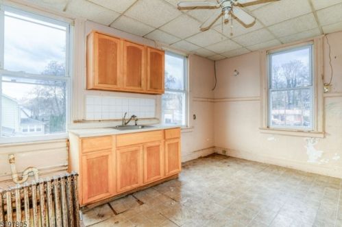 60 Hilton Ave, Maplewood NJ 07040-3223 exterior