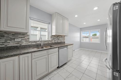 6538 Foster Ave, Chicago IL  60656-2245 exterior