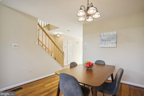 7027 Chesley Search Way, Alexandria VA 22315-4754 exterior