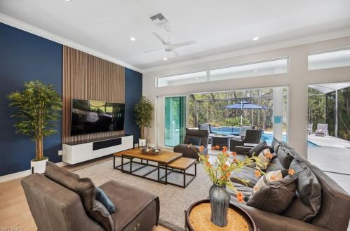 4677 5 Ave, Naples FL 34117-4106 exterior