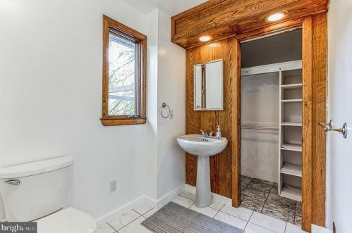 29 Dogwood Ln, Chester PA 19014-1210 exterior