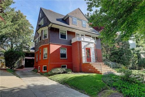 670 Angell St, Providence, RI 02906-5552
