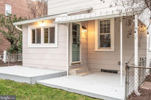 16 Masonic View Ave, Alexandria VA  22301-2204 exterior