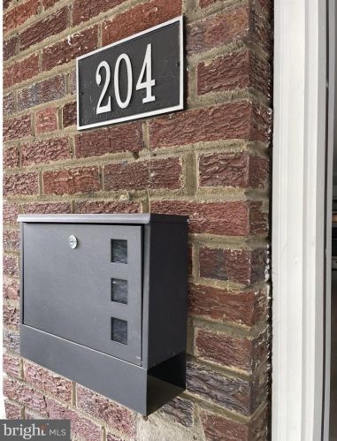 204 Malcolm X Ave, Washington, DC 20032-1641