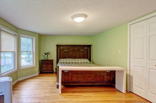 108 Hickory Hl Rd, New Britain CT 06052-1009 exterior