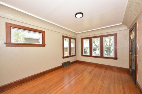 2427 Hope Ave, Milwaukee WI 53216-1733 exterior