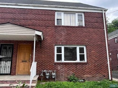 138 Midland Pl, Newark NJ  07106-3311 exterior