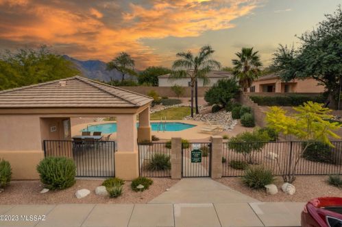 330 Camino Lomas, Tucson AZ  85704-6976 exterior