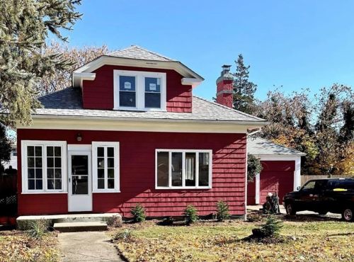 39 Capitol View Ave, Providence, RI 02908-1008