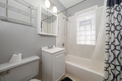 4875 Bloomingdale Ave, Chicago IL 60707-4004 exterior