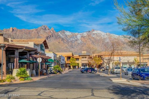 7601 Calle Sin Envidia, Tucson AZ  85718-1270 exterior