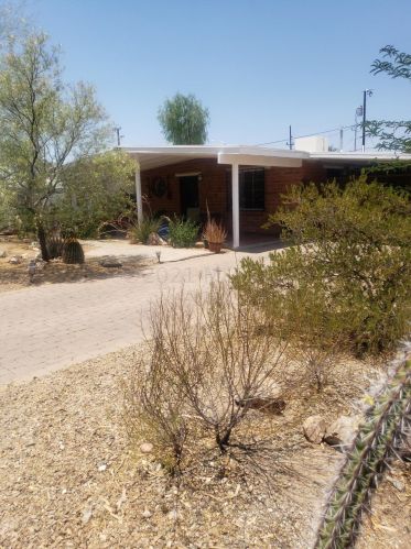 5809 Helen St, Tucson, AZ 85712-5008