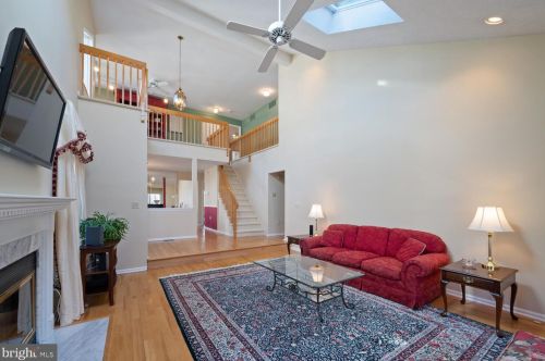 48 Coriander Dr, Princeton NJ 08540-9428 exterior