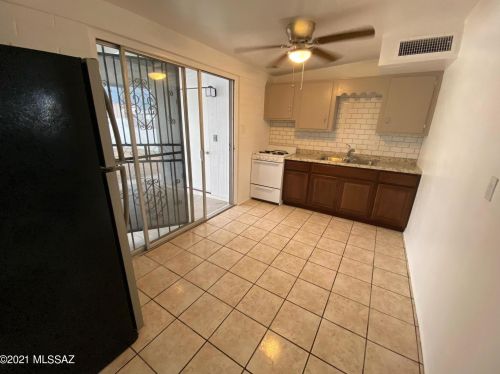 1104 Kentucky St, Tucson AZ  85714-3227 exterior