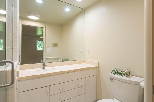 1136 Brewster Rd, Rochester MI 48309-1433 exterior