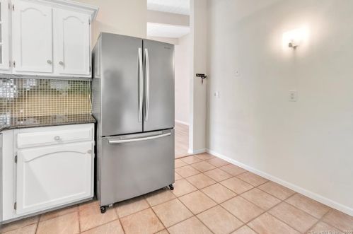 102 Ledgebrook Dr, Norwalk CT 06854-1015 exterior