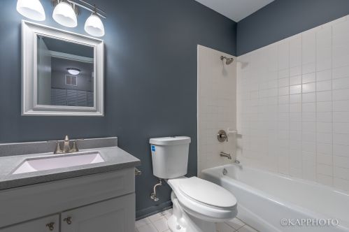 957 Honore St, Chicago IL 60657-2007 exterior