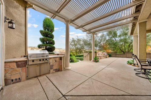 1251 Souza Dr, Folsom CA  95762-7559 exterior