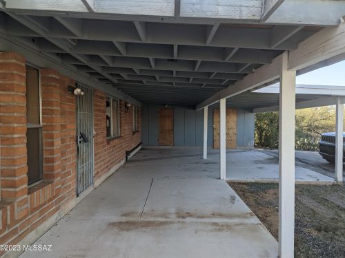 9026 Riviera Dr, Tucson, AZ 85704-7425