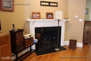 5 Regent Cir, Brookline MA  02445-3307 exterior