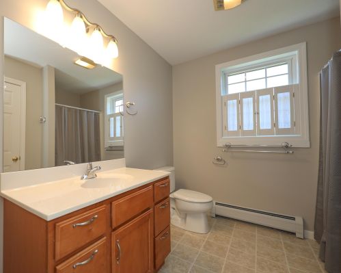 8 Graham Rd, Concord NH 03301-6900 exterior