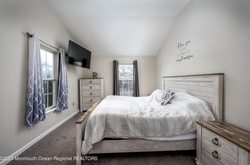 22 Bay Ave, Middletown NJ  07748-5711 exterior