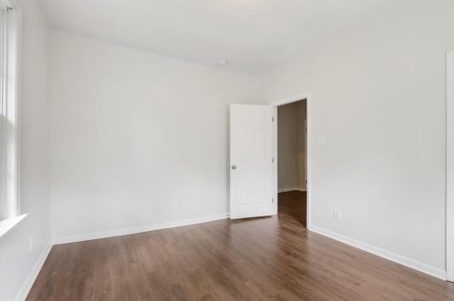 999 Cascade Rd, Atlanta GA  30311-2659 exterior