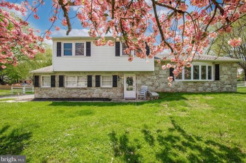 304 Pheasant Dr, Huntingdon Valley PA  19006-3038 exterior