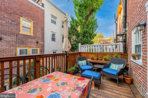 330 Camac St, Philadelphia PA 19107-5926 exterior