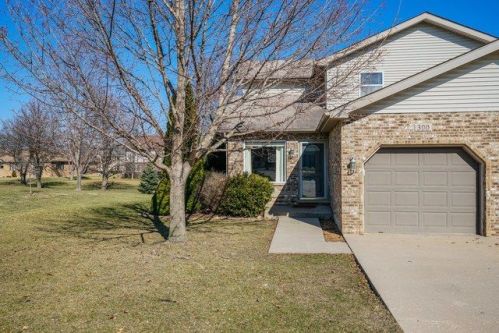 300 Raven Rd, Joliet, IL 60404-9682