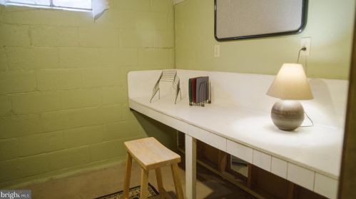 22 Lincoln Dr, Hanover PA 17331-4906 exterior