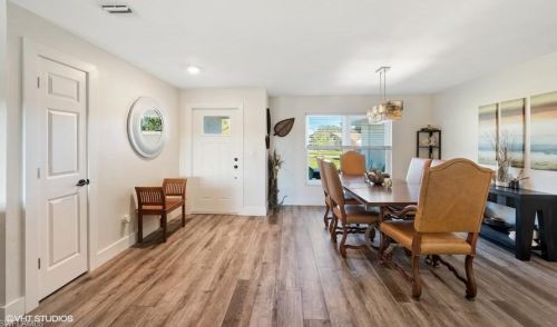 1519 Nottingham Dr, Naples, FL 34109-1683