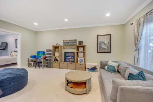 1905 Grace St, Chicago IL 60613-2901 exterior