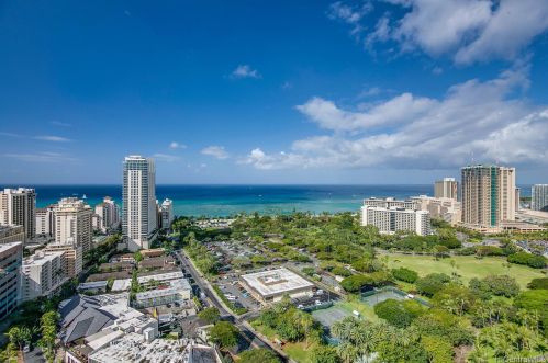 383 Kalaimoku St, Honolulu HI  96815 exterior