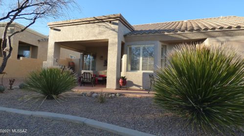 561 Knotwood St, Green Valley AZ 85614-5971 exterior