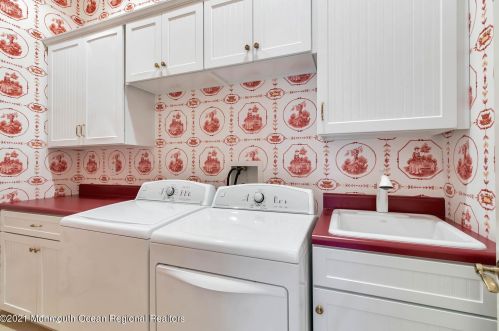 41 Marlpit Pl, Middletown NJ 07748-2028 exterior