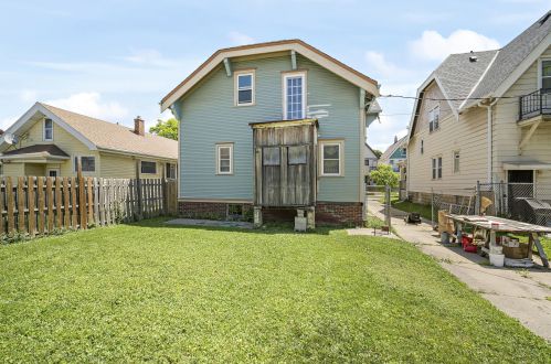 2133 28, Milwaukee WI 53215-2423 exterior