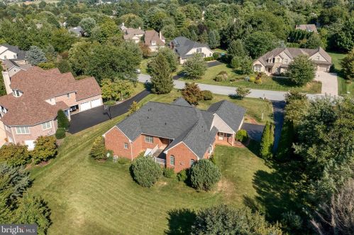 2091 Mallard Dr, Lancaster PA 17601-5457 exterior