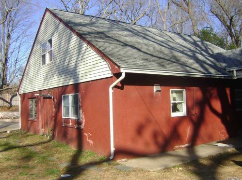 10 Birch Dr, Huntington Station NY 11746-3003 exterior