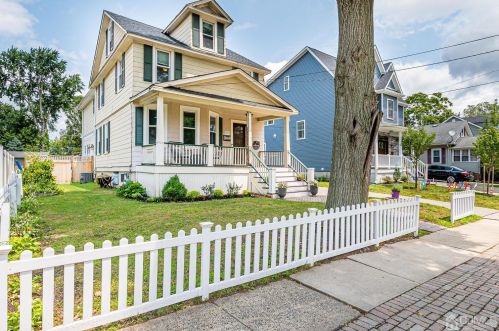 19 Walnut St, Metuchen, NJ 08840-2615