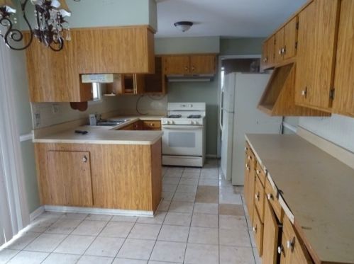 3430 Stonegate Rd, Waukegan IL 60087-1409 exterior