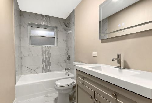 10826 Longwood Dr, Chicago IL  60643-3313 exterior