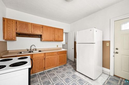 2719 2nd St, Duluth MN 55812-1920 exterior