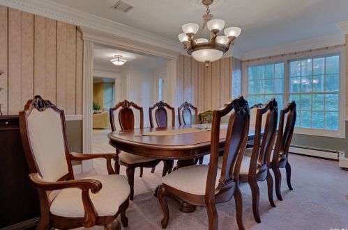 42 Clayton Dr, Huntington Station NY 11746-5503 exterior